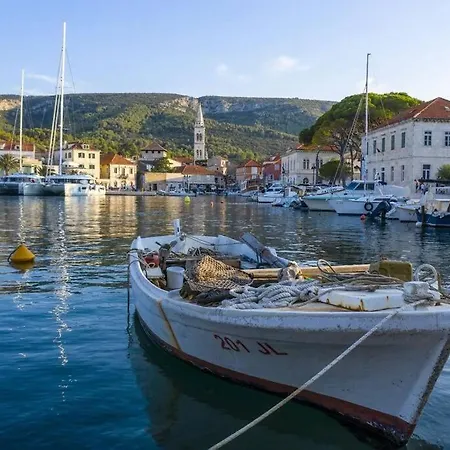 Vitarnja Hills Beautiful Terrace Sea View With Near Turquoise Apartman Jelsa